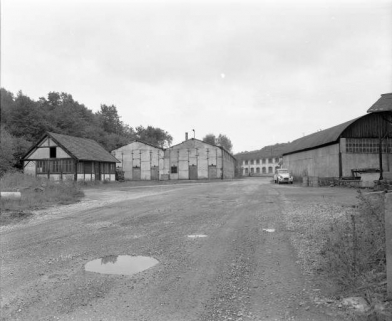 Vue d'ensemble depuis le nord-ouest en 1981. © Région Bourgogne-Franche-Comté, Inventaire du patrimoine