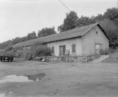 Magasin de second choix en 1981. © Région Bourgogne-Franche-Comté, Inventaire du patrimoine