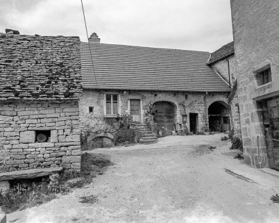 Façade antérieure vue depuis la rue. © Région Bourgogne-Franche-Comté, Inventaire du patrimoine