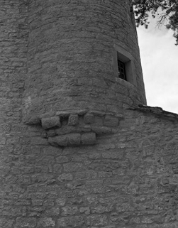 Encorbellement de la tourelle de l'angle nord-est © Région Bourgogne-Franche-Comté, Inventaire du patrimoine