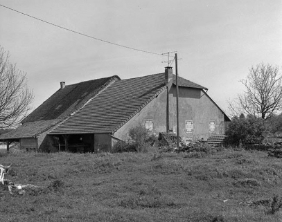Façade postérieure et façade droite. © Région Bourgogne-Franche-Comté, Inventaire du patrimoine