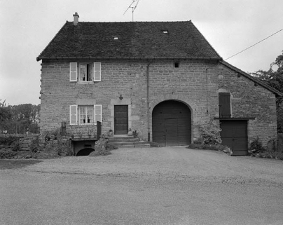 Façade antérieure en 1981. © Région Bourgogne-Franche-Comté, Inventaire du patrimoine