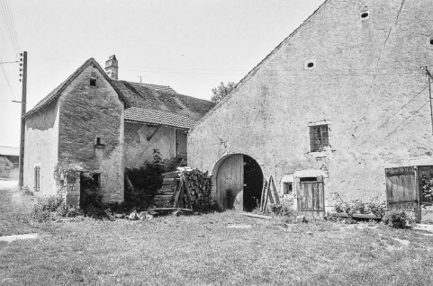 Vue de trois quarts gauche du bâtiment. © Région Bourgogne-Franche-Comté, Inventaire du patrimoine