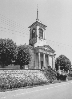 Façade antérieure de trois quarts gauche. © Région Bourgogne-Franche-Comté, Inventaire du patrimoine