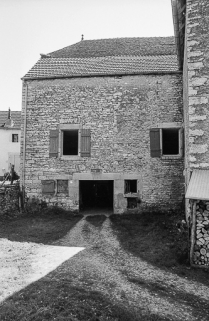 Détail : façade postérieure du bâtiment, habitation sur écurie. © Région Bourgogne-Franche-Comté, Inventaire du patrimoine