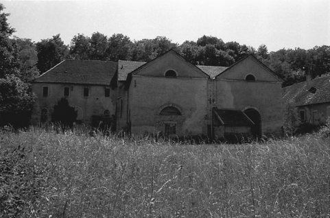 Vue d'ensemble du bâtiment des hauts fourneaux en 1981. © Région Bourgogne-Franche-Comté, Inventaire du patrimoine