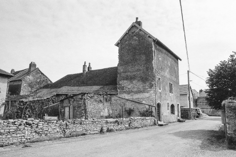 Vue d'ensemble : façade postérieure. © Région Bourgogne-Franche-Comté, Inventaire du patrimoine