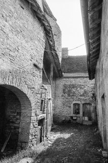 Petit logement au fond de la cour. © Région Bourgogne-Franche-Comté, Inventaire du patrimoine