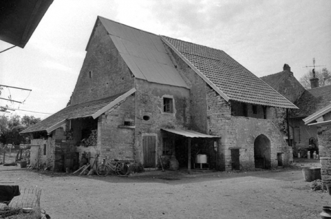 Façades antérieure et latérale gauche. © Région Bourgogne-Franche-Comté, Inventaire du patrimoine