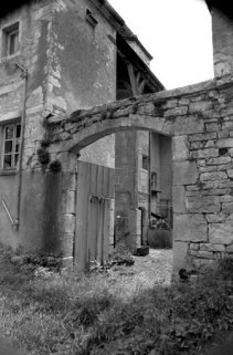 Cour sur façade postérieure. © Région Bourgogne-Franche-Comté, Inventaire du patrimoine
