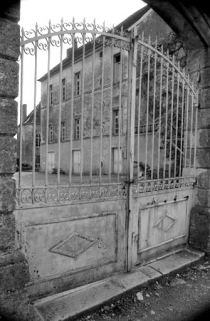 Vue depuis le portail. © Région Bourgogne-Franche-Comté, Inventaire du patrimoine