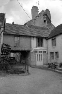 Façade postérieure et sommet de la tour d'escalier. © Région Bourgogne-Franche-Comté, Inventaire du patrimoine