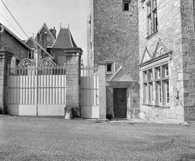 Portail d'entrée. © Région Bourgogne-Franche-Comté, Inventaire du patrimoine