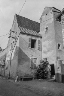 Vue de trois quarts droit depuis la rue. © Région Bourgogne-Franche-Comté, Inventaire du patrimoine