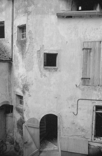 Bas de la tourelle d'escalier. © Région Bourgogne-Franche-Comté, Inventaire du patrimoine