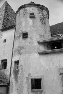 Tourelle d'escalier avec pigeonnier au dernier étage. © Région Bourgogne-Franche-Comté, Inventaire du patrimoine