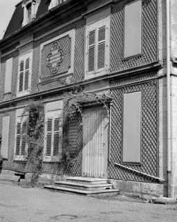 Détail de la façade ouest en 1981. SRI. Enquête régionale sur les bâtiments industriels (1979-1981). © Région Bourgogne-Franche-Comté, Inventaire du patrimoine