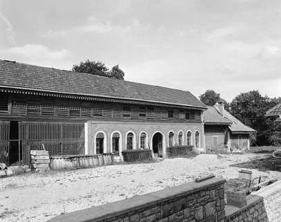 Façade sud de l'orangerie en 1981. SRI. Enquête régionale sur les bâtiments industriels (1979-1981). © Région Bourgogne-Franche-Comté, Inventaire du patrimoine