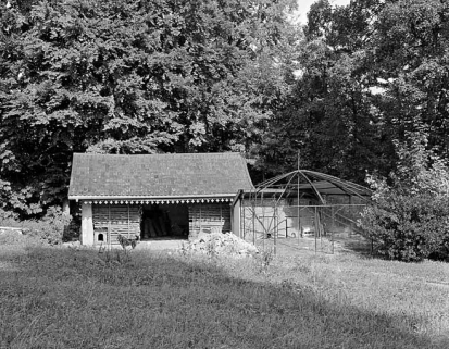 Bûcher et chenil en 1981. SRI. Enquête régionale sur les bâtiments industriels (1979-1981). © Région Bourgogne-Franche-Comté, Inventaire du patrimoine