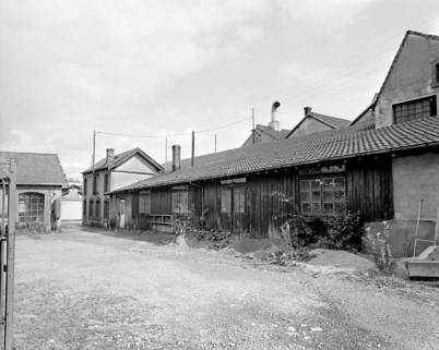 La cour de la fonderie en 1981. SRI. Enquête régionale sur les bâtiments industriels (1979-1981). © Région Bourgogne-Franche-Comté, Inventaire du patrimoine