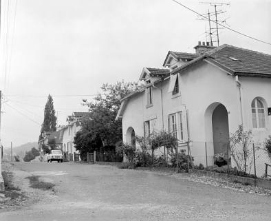 Vue de la rue des Fondeurs. SRI. Enquête régionale sur les bâtiments industriels (1979-1981). © Région Bourgogne-Franche-Comté, Inventaire du patrimoine Vue de la rue des Fondeurs. SRI. Enquête régionale sur les bâtiments industriels (1979-1981). © Région Bourgogne-Franche-Comté, Inventaire du patrimoine