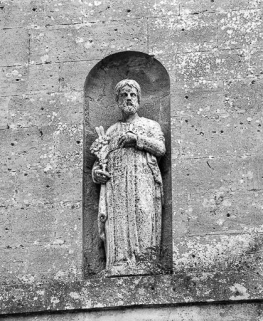 Ensemble de trois statues au-dessus du portail : saint Jospeh. © Région Bourgogne-Franche-Comté, Inventaire du patrimoine