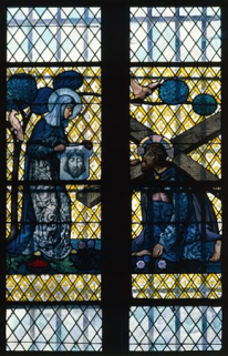 Baie 3 créée par Gruber (19e ou 20e siècle) : rencontre du Christ et de sainte Véronique sur le chemin du calvaire ; instruments de la Passion dans le tympan en grisaille et jaune d'argent dans le style Renaissance. © Région Bourgogne-Franche-Comté, Inventaire du patrimoine