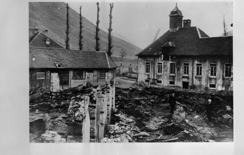 L'emplacement de la clouterie et de l'atelier d'ajustage, peu après l'incendie de 1903. © Région Bourgogne-Franche-Comté, Inventaire du patrimoine L'emplacement de la clouterie et de l'atelier d'ajustage, peu après l'incendie de 1903. © Région Bourgogne-Franche-Comté, Inventaire du patrimoine