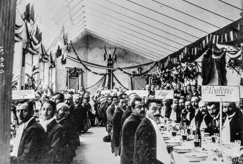 Banquet organisé à l'occasion de l'inauguration des nouveaux bâtiments d'Hauterive (1), 1903. © Région Bourgogne-Franche-Comté, Inventaire du patrimoine Banquet organisé à l'occasion de l'inauguration des nouveaux bâtiments d'Hauterive (1), 1903. © Région Bourgogne-Franche-Comté, Inventaire du patrimoine