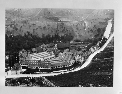 Vue d'ensemble des bâtiments d'Hauterive, vers 1950. © Région Bourgogne-Franche-Comté, Inventaire du patrimoine Vue d'ensemble des bâtiments d'Hauterive, vers 1950. © Région Bourgogne-Franche-Comté, Inventaire du patrimoine