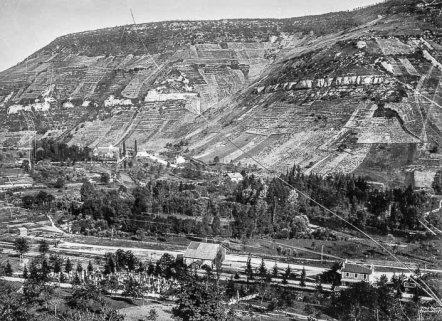 Vue générale du village depuis le sud, vers 1900. © Région Bourgogne-Franche-Comté, Inventaire du patrimoine