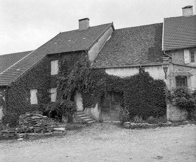 Maison cadastrée 1965 AB 206, située rue de l'Eglise : façade antérieure. © Région Bourgogne-Franche-Comté, Inventaire du patrimoine