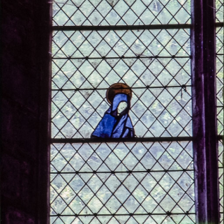 Détail du Calvaire : buste de la Vierge (lancette gauche). © Région Bourgogne-Franche-Comté, Inventaire du patrimoine