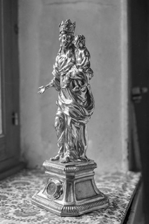 Vierge à l'Enfant vue de trois quarts droit. © Région Bourgogne-Franche-Comté, Inventaire du patrimoine