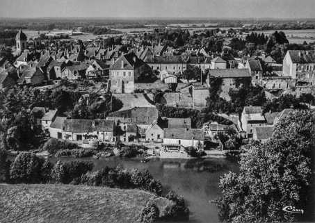 Vue aérienne du bourg depuis le sud. © Région Bourgogne-Franche-Comté, Inventaire du patrimoine