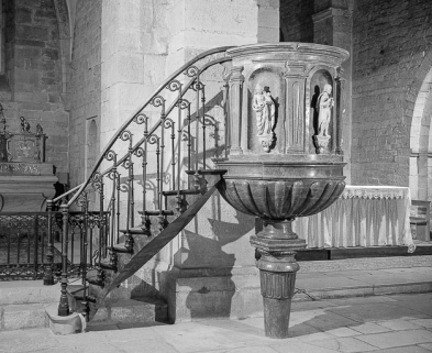 Vue d'ensemble avec la rampe d'escaliers. © Région Bourgogne-Franche-Comté, Inventaire du patrimoine
