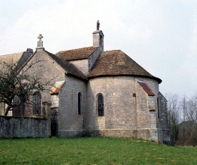 Façade latérale gauche et abside. © Région Bourgogne-Franche-Comté, Inventaire du patrimoine