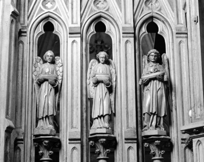 Détail : anges dans les arcatures de gauche. © Région Bourgogne-Franche-Comté, Inventaire du patrimoine