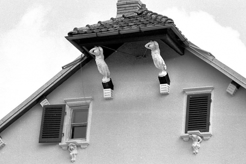 Détail de la façade latérale droite. © Région Bourgogne-Franche-Comté, Inventaire du patrimoine