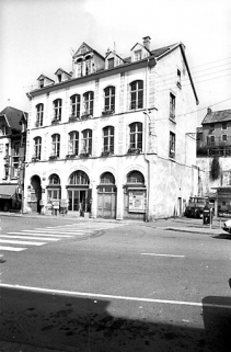 Façades antérieure et latérale droite. © Région Bourgogne-Franche-Comté, Inventaire du patrimoine Façades antérieure et latérale droite. © Région Bourgogne-Franche-Comté, Inventaire du patrimoine