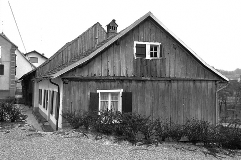 Vue du pignon droit. © Région Bourgogne-Franche-Comté, Inventaire du patrimoine Vue du pignon droit. © Région Bourgogne-Franche-Comté, Inventaire du patrimoine