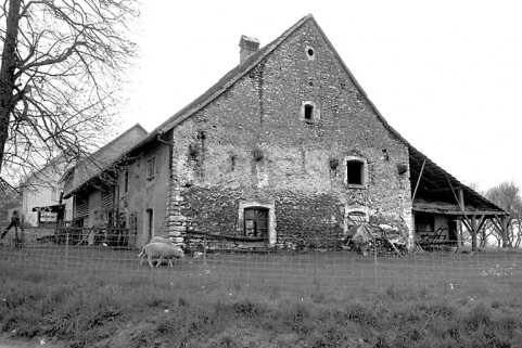 Vue d'ensemble de trois quarts droit. © Région Bourgogne-Franche-Comté, Inventaire du patrimoine