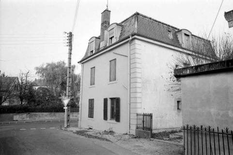 Façade postérieure et latérale droite. © Région Bourgogne-Franche-Comté, Inventaire du patrimoine