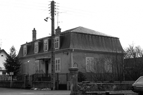 Vue d'ensemble de trois quarts droit. © Région Bourgogne-Franche-Comté, Inventaire du patrimoine