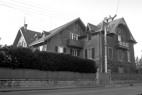 Vue d'ensemble depuis la rue. © Région Bourgogne-Franche-Comté, Inventaire du patrimoine