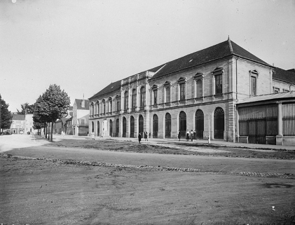 Façade nord montrant une partie de la halle. © Région Bourgogne-Franche-Comté, Inventaire du patrimoine