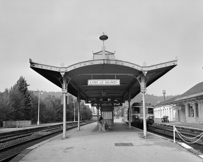 Abri métallique sur le quai. © Région Bourgogne-Franche-Comté, Inventaire du patrimoine