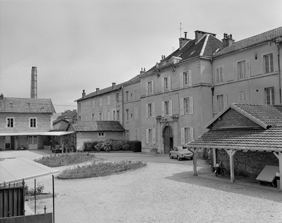 Façade principale sur l'avenue de Montciel. © Région Bourgogne-Franche-Comté, Inventaire du patrimoine