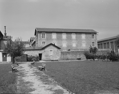 Façade latérale d'un des pavillons. © Région Bourgogne-Franche-Comté, Inventaire du patrimoine