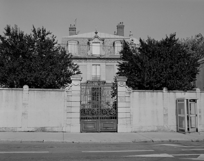 Portail d'accès à l'édifice. © Région Bourgogne-Franche-Comté, Inventaire du patrimoine